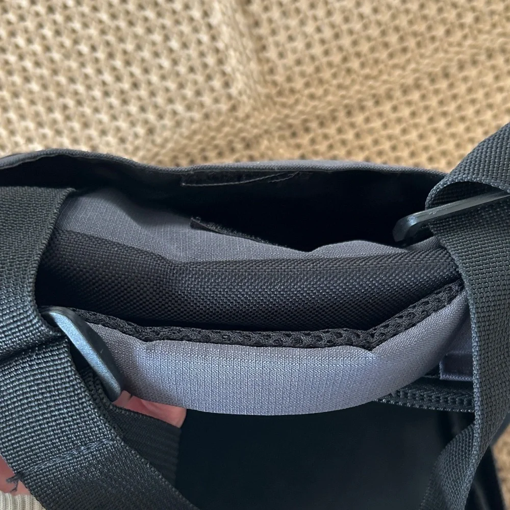 Nike Black and Gray Men's Messenger Bag